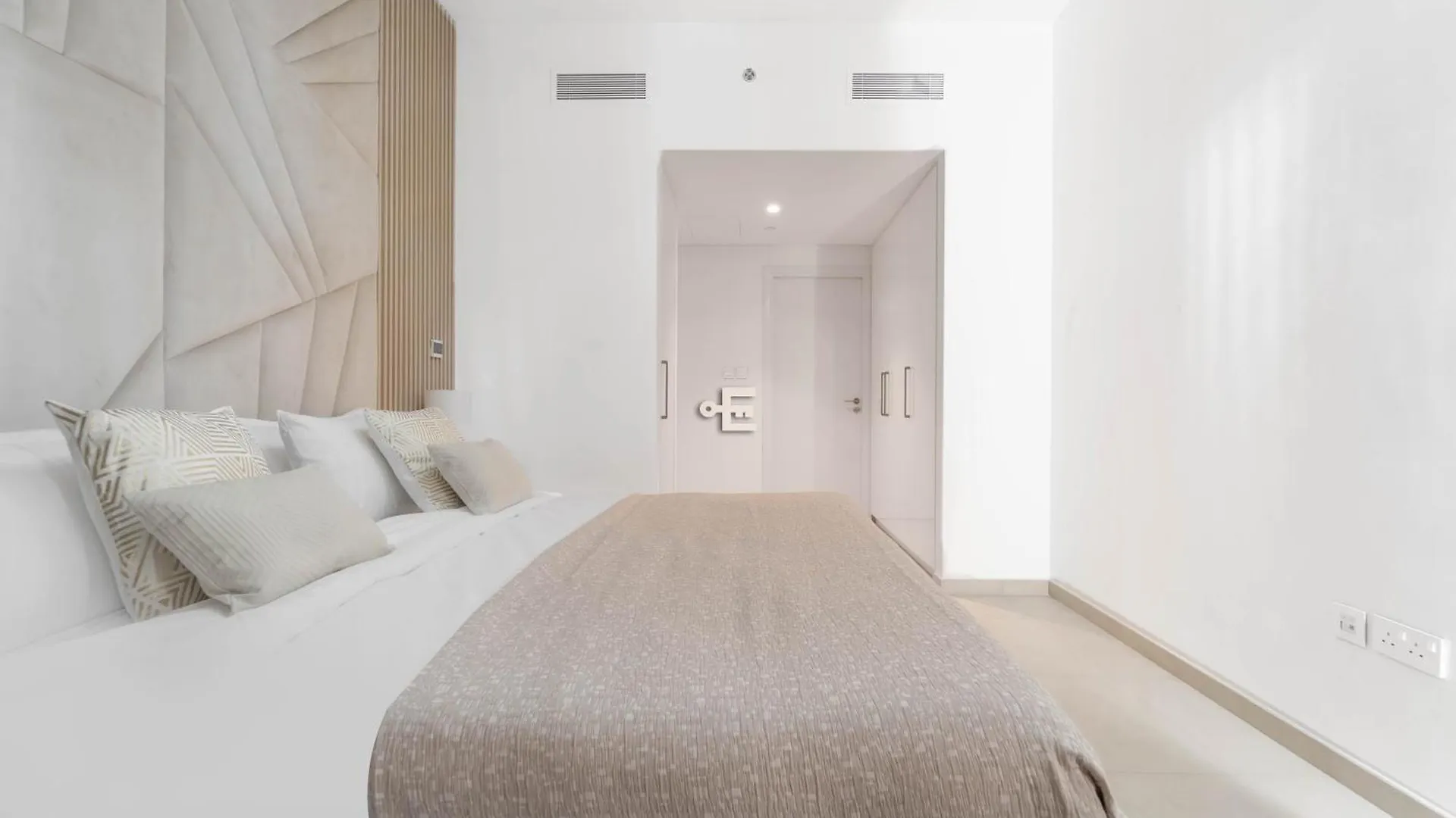 Full Burj Khalifa View 2 Bed In Downtown Dubai Apartment