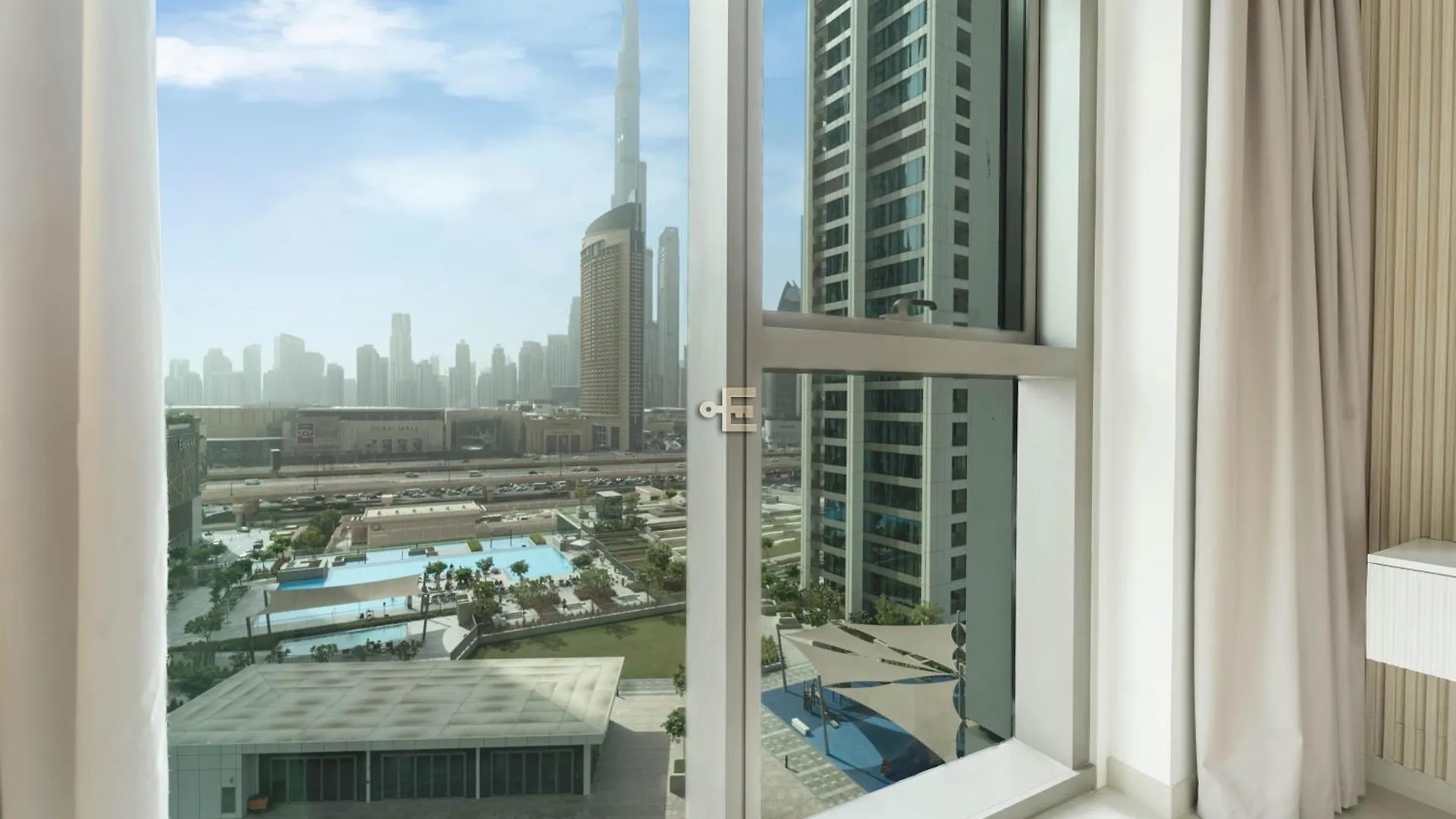 Full Burj Khalifa View 2 Bed In Downtown Dubai Apartment